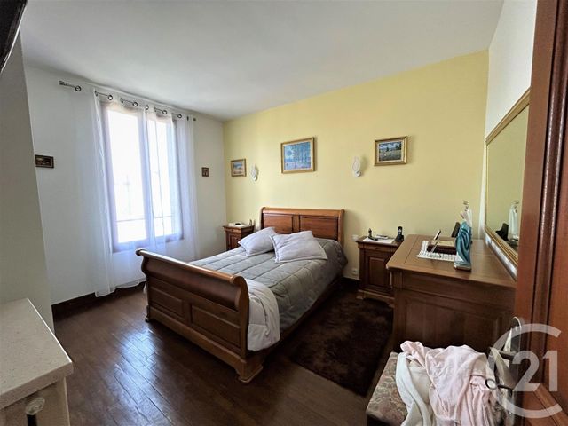 Afficher la photo en grand maison à vendre - 7 pièces - 145.0 m2 - PONTAULT COMBAULT - 77 - ILE-DE-FRANCE - Century 21 Famidly