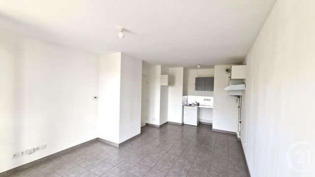 Appartement F2 à vendre - 2 pièces - 40.96 m2 - PONTAULT COMBAULT - 77 - ILE-DE-FRANCE - Century 21 Famidly