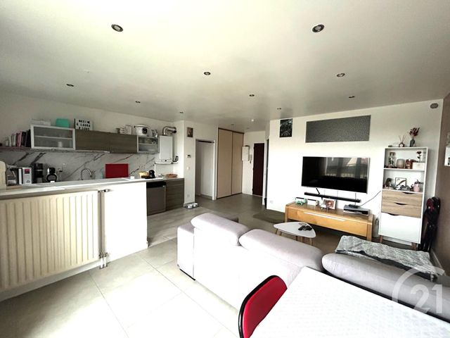 Appartement F2 à vendre - 2 pièces - 54.0 m2 - PONTAULT COMBAULT - 77 - ILE-DE-FRANCE - Century 21 Famidly
