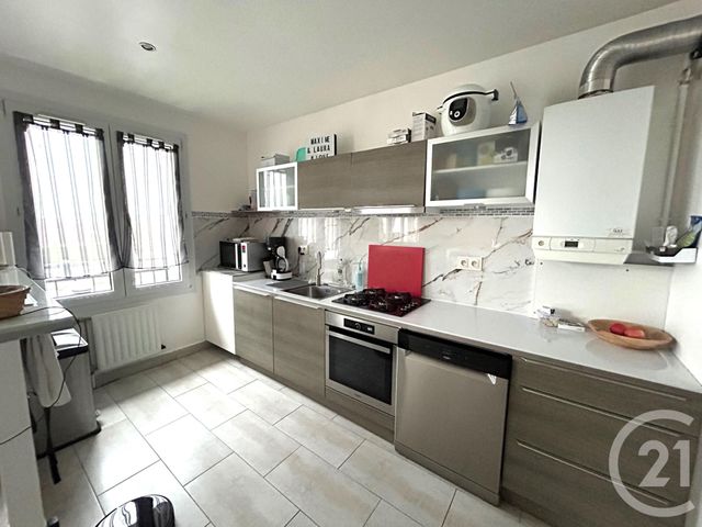 Appartement F2 à vendre - 2 pièces - 54.0 m2 - PONTAULT COMBAULT - 77 - ILE-DE-FRANCE - Century 21 Famidly