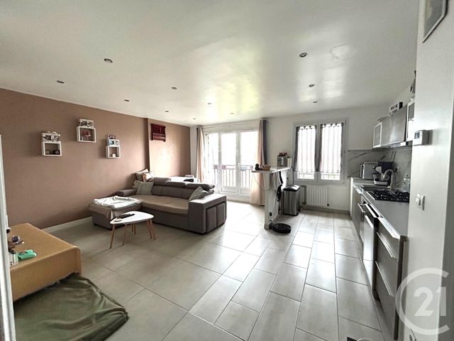 Appartement F2 à vendre - 2 pièces - 54.0 m2 - PONTAULT COMBAULT - 77 - ILE-DE-FRANCE - Century 21 Famidly