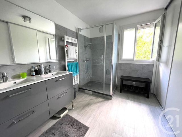 maison à vendre - 5 pièces - 120.0 m2 - PONTAULT COMBAULT - 77 - ILE-DE-FRANCE - Century 21 Famidly