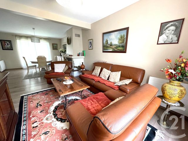 maison à vendre - 5 pièces - 120.0 m2 - PONTAULT COMBAULT - 77 - ILE-DE-FRANCE - Century 21 Famidly