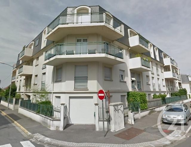 Appartement F1 à louer - 1 pièce - 37.0 m2 - PONTAULT COMBAULT - 77 - ILE-DE-FRANCE - Century 21 Famidly