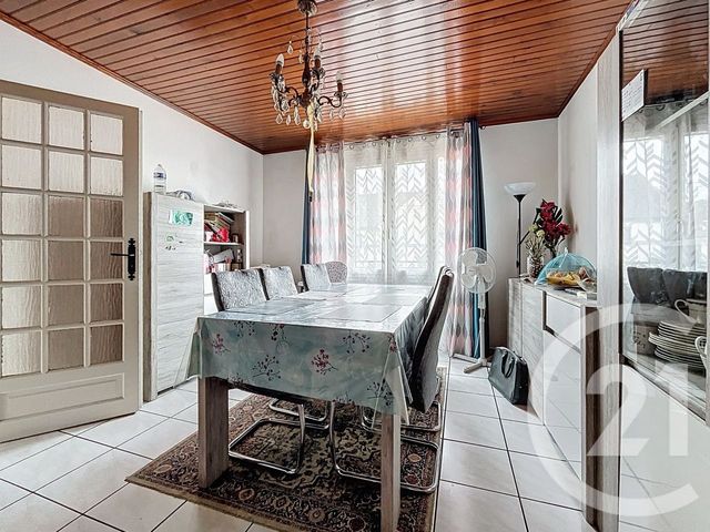 maison à vendre - 7 pièces - 142.94 m2 - PONTAULT COMBAULT - 77 - ILE-DE-FRANCE - Century 21 Famidly