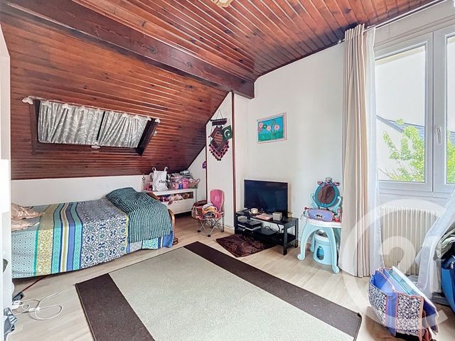 maison à vendre - 7 pièces - 142.94 m2 - PONTAULT COMBAULT - 77 - ILE-DE-FRANCE - Century 21 Famidly