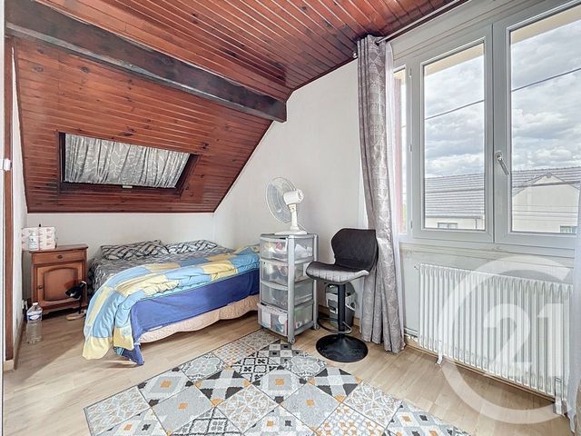 maison à vendre - 7 pièces - 142.94 m2 - PONTAULT COMBAULT - 77 - ILE-DE-FRANCE - Century 21 Famidly