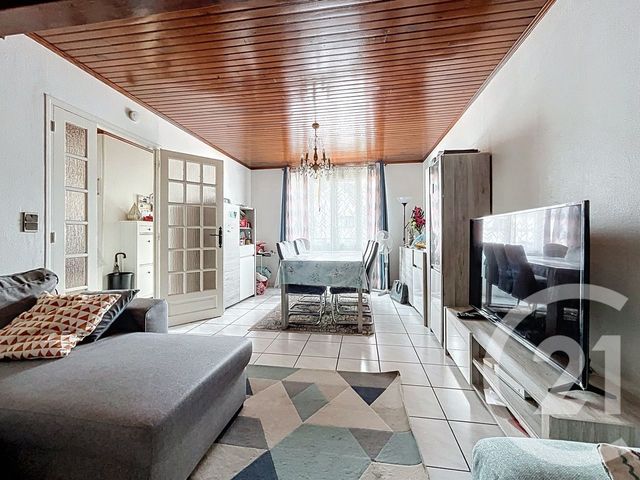 maison à vendre - 7 pièces - 142.94 m2 - PONTAULT COMBAULT - 77 - ILE-DE-FRANCE - Century 21 Famidly