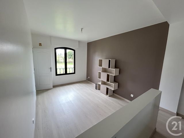 maison à vendre - 7 pièces - 280.0 m2 - PONTAULT COMBAULT - 77 - ILE-DE-FRANCE - Century 21 Famidly