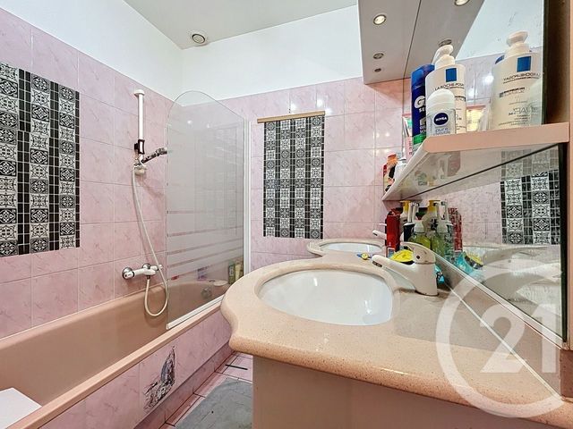 maison à vendre - 6 pièces - 169.0 m2 - PONTAULT COMBAULT - 77 - ILE-DE-FRANCE - Century 21 Famidly