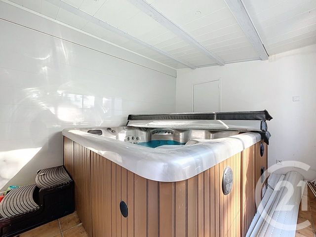 maison à vendre - 6 pièces - 169.0 m2 - PONTAULT COMBAULT - 77 - ILE-DE-FRANCE - Century 21 Famidly