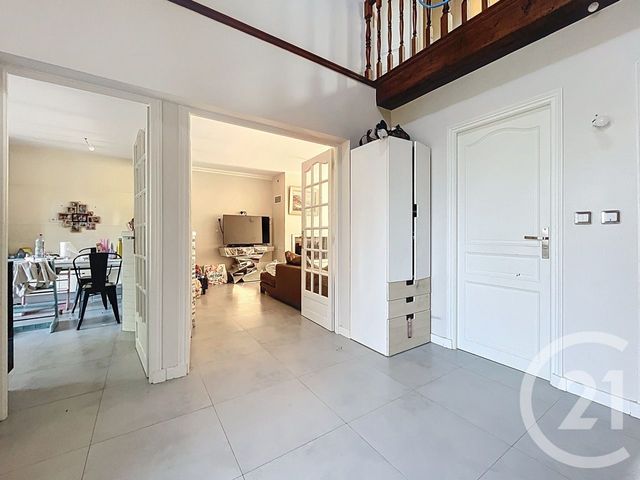 maison à vendre - 6 pièces - 169.0 m2 - PONTAULT COMBAULT - 77 - ILE-DE-FRANCE - Century 21 Famidly
