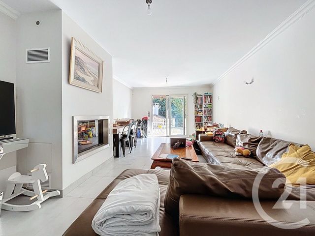 maison à vendre - 6 pièces - 169.0 m2 - PONTAULT COMBAULT - 77 - ILE-DE-FRANCE - Century 21 Famidly