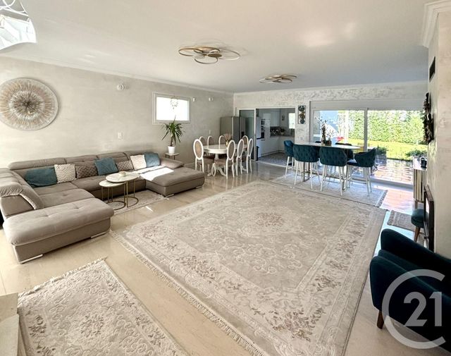 maison à vendre - 9 pièces - 194.0 m2 - LE PLESSIS TREVISE - 94 - ILE-DE-FRANCE - Century 21 Famidly