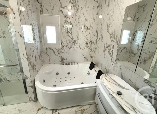 maison à vendre - 9 pièces - 194.0 m2 - LE PLESSIS TREVISE - 94 - ILE-DE-FRANCE - Century 21 Famidly