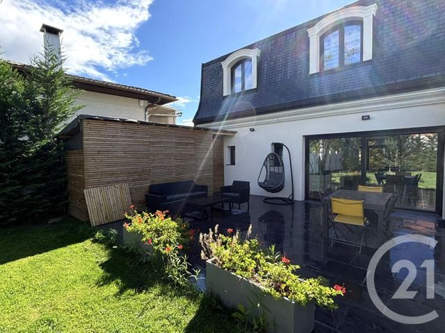 maison à vendre - 9 pièces - 194.0 m2 - LE PLESSIS TREVISE - 94 - ILE-DE-FRANCE - Century 21 Famidly