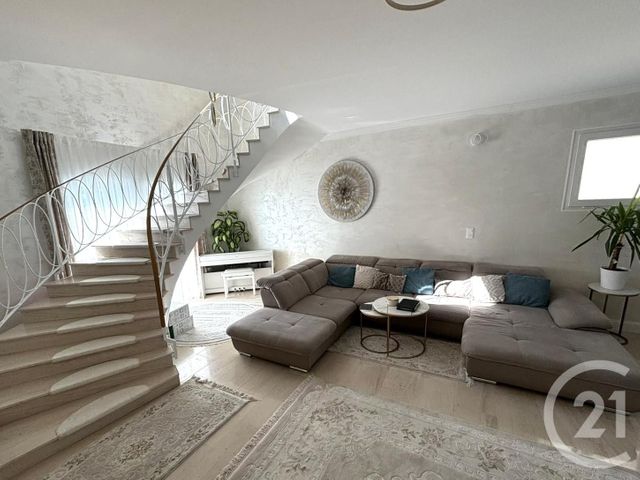 maison à vendre - 9 pièces - 194.0 m2 - LE PLESSIS TREVISE - 94 - ILE-DE-FRANCE - Century 21 Famidly