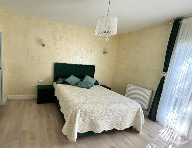 maison à vendre - 9 pièces - 194.0 m2 - LE PLESSIS TREVISE - 94 - ILE-DE-FRANCE - Century 21 Famidly