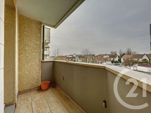 Appartement F2 à vendre - 2 pièces - 55.29 m2 - PONTAULT COMBAULT - 77 - ILE-DE-FRANCE - Century 21 Famidly