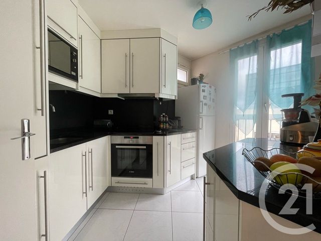 Appartement F2 à vendre - 2 pièces - 55.29 m2 - PONTAULT COMBAULT - 77 - ILE-DE-FRANCE - Century 21 Famidly
