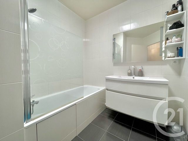 Appartement F2 à vendre - 2 pièces - 55.29 m2 - PONTAULT COMBAULT - 77 - ILE-DE-FRANCE - Century 21 Famidly