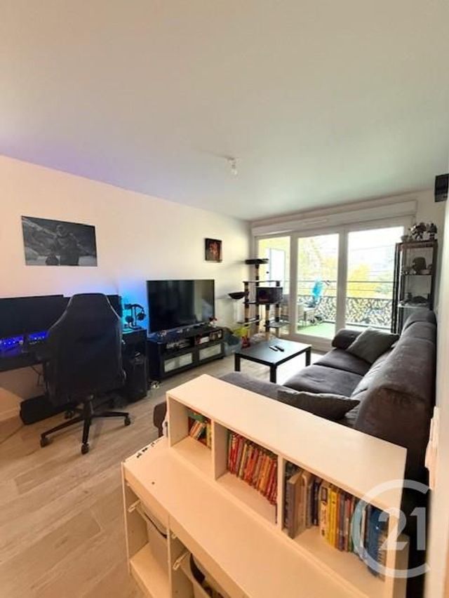 Afficher la photo en grand Appartement F3 à vendre - 3 pièces - 63.49 m2 - PONTAULT COMBAULT - 77 - ILE-DE-FRANCE - Century 21 Famidly