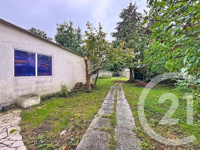 maison à vendre - 5 pièces - 100.0 m2 - PONTAULT COMBAULT - 77 - ILE-DE-FRANCE - Century 21 Famidly