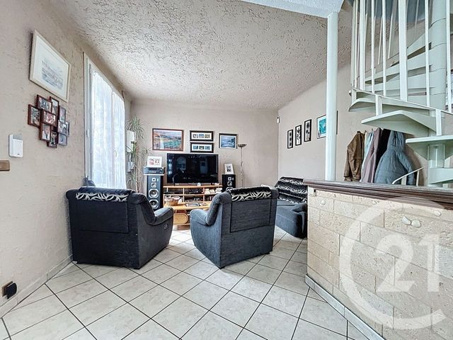 maison à vendre - 5 pièces - 100.0 m2 - PONTAULT COMBAULT - 77 - ILE-DE-FRANCE - Century 21 Famidly