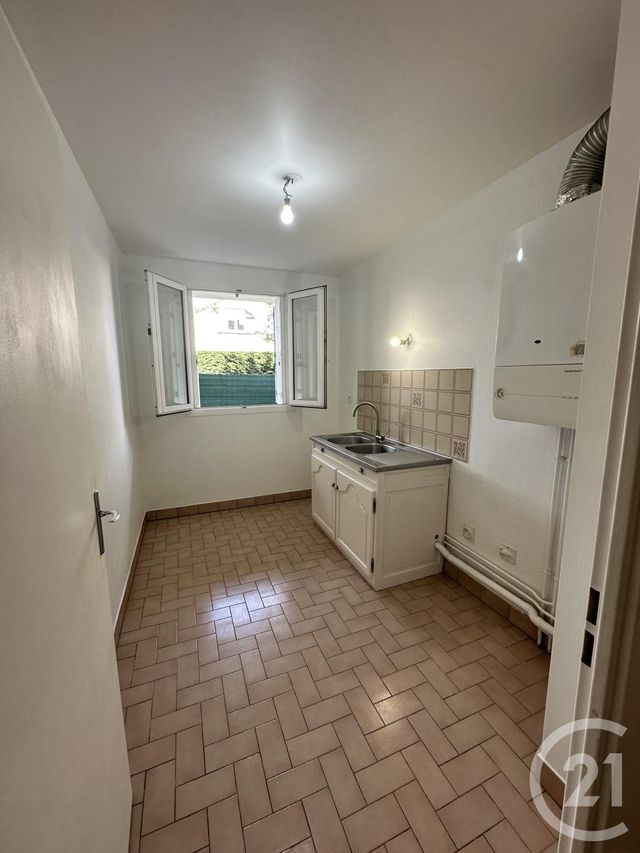 Appartement F1 à vendre - 1 pièce - 39.0 m2 - PONTAULT COMBAULT - 77 - ILE-DE-FRANCE - Century 21 Famidly