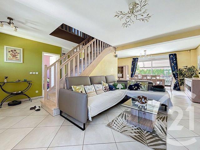 maison à vendre - 6 pièces - 126.92 m2 - PONTAULT COMBAULT - 77 - ILE-DE-FRANCE - Century 21 Famidly