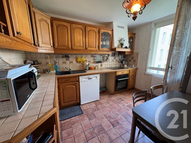 Appartement F4 à vendre - 4 pièces - 88.37 m2 - ROISSY EN BRIE - 77 - ILE-DE-FRANCE - Century 21 Famidly