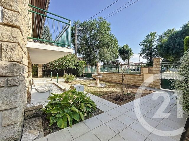 maison à vendre - 6 pièces - 144.0 m2 - PONTAULT COMBAULT - 77 - ILE-DE-FRANCE - Century 21 Famidly