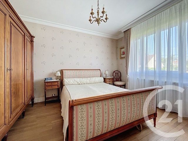 maison à vendre - 6 pièces - 144.0 m2 - PONTAULT COMBAULT - 77 - ILE-DE-FRANCE - Century 21 Famidly