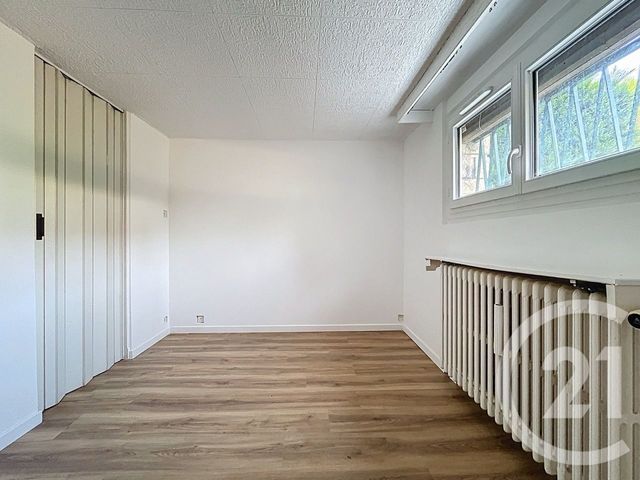 maison à vendre - 6 pièces - 144.0 m2 - PONTAULT COMBAULT - 77 - ILE-DE-FRANCE - Century 21 Famidly