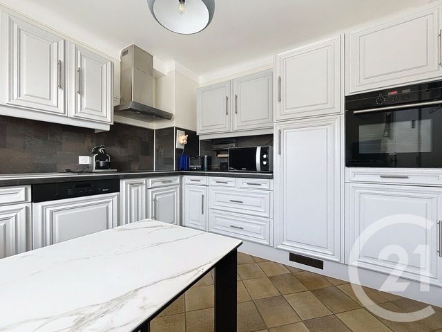 maison à vendre - 6 pièces - 144.0 m2 - PONTAULT COMBAULT - 77 - ILE-DE-FRANCE - Century 21 Famidly