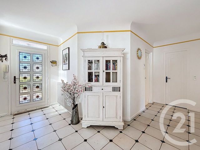 maison à vendre - 7 pièces - 180.0 m2 - PONTAULT COMBAULT - 77 - ILE-DE-FRANCE - Century 21 Famidly