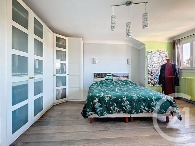 maison à vendre - 7 pièces - 180.0 m2 - PONTAULT COMBAULT - 77 - ILE-DE-FRANCE - Century 21 Famidly