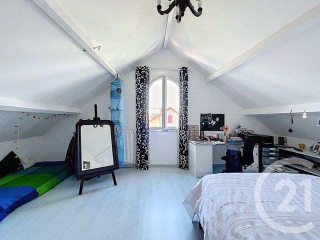 maison à vendre - 7 pièces - 180.0 m2 - PONTAULT COMBAULT - 77 - ILE-DE-FRANCE - Century 21 Famidly