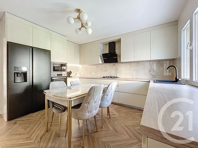 maison à vendre - 7 pièces - 166.0 m2 - PONTAULT COMBAULT - 77 - ILE-DE-FRANCE - Century 21 Famidly