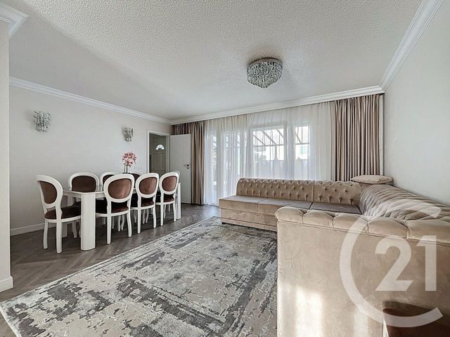 maison à vendre - 7 pièces - 166.0 m2 - PONTAULT COMBAULT - 77 - ILE-DE-FRANCE - Century 21 Famidly