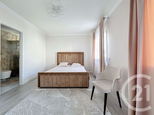 maison à vendre - 7 pièces - 166.0 m2 - PONTAULT COMBAULT - 77 - ILE-DE-FRANCE - Century 21 Famidly