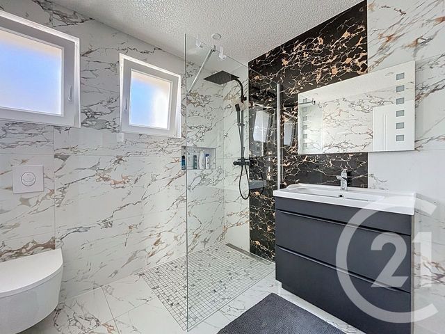 maison à vendre - 7 pièces - 166.0 m2 - PONTAULT COMBAULT - 77 - ILE-DE-FRANCE - Century 21 Famidly