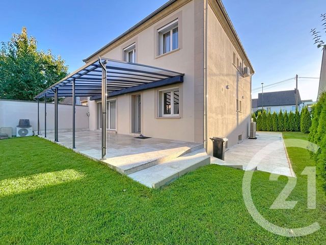 maison à vendre - 7 pièces - 166.0 m2 - PONTAULT COMBAULT - 77 - ILE-DE-FRANCE - Century 21 Famidly