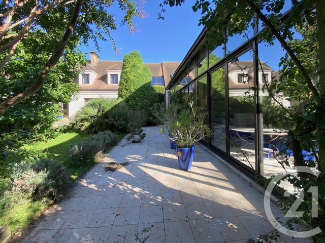 maison à vendre - 11 pièces - 681.13 m2 - PONTAULT COMBAULT - 77 - ILE-DE-FRANCE - Century 21 Famidly
