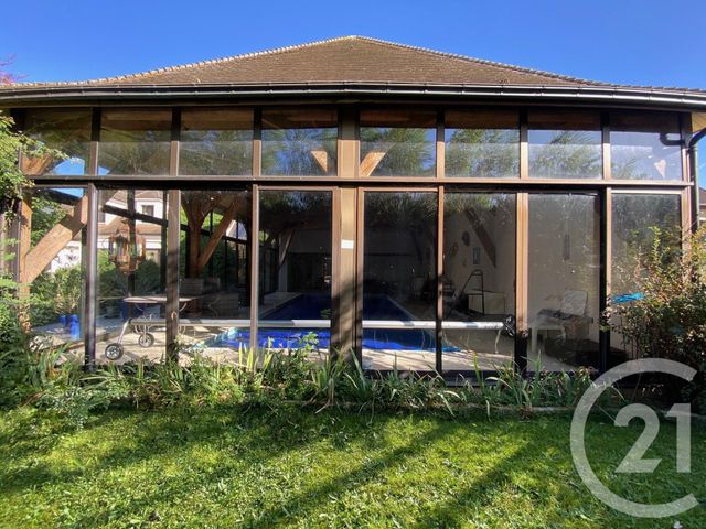 maison à vendre - 11 pièces - 681.13 m2 - PONTAULT COMBAULT - 77 - ILE-DE-FRANCE - Century 21 Famidly