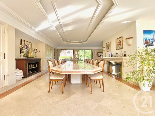 maison à vendre - 11 pièces - 681.13 m2 - PONTAULT COMBAULT - 77 - ILE-DE-FRANCE - Century 21 Famidly