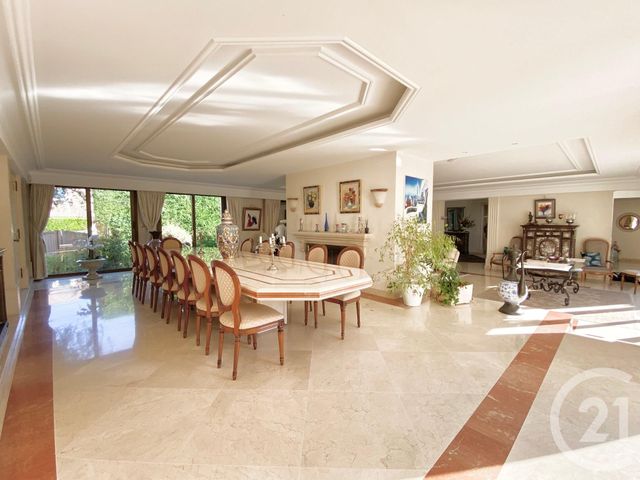 maison à vendre - 11 pièces - 681.13 m2 - PONTAULT COMBAULT - 77 - ILE-DE-FRANCE - Century 21 Famidly