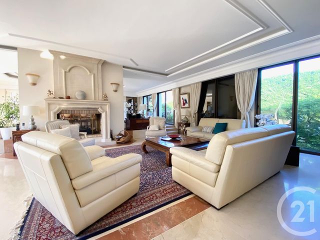 maison à vendre - 11 pièces - 681.13 m2 - PONTAULT COMBAULT - 77 - ILE-DE-FRANCE - Century 21 Famidly