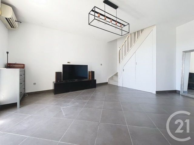 Afficher la photo en grand Appartement Duplex à vendre - 3 pièces - 55.45 m2 - PONTAULT COMBAULT - 77 - ILE-DE-FRANCE - Century 21 Famidly