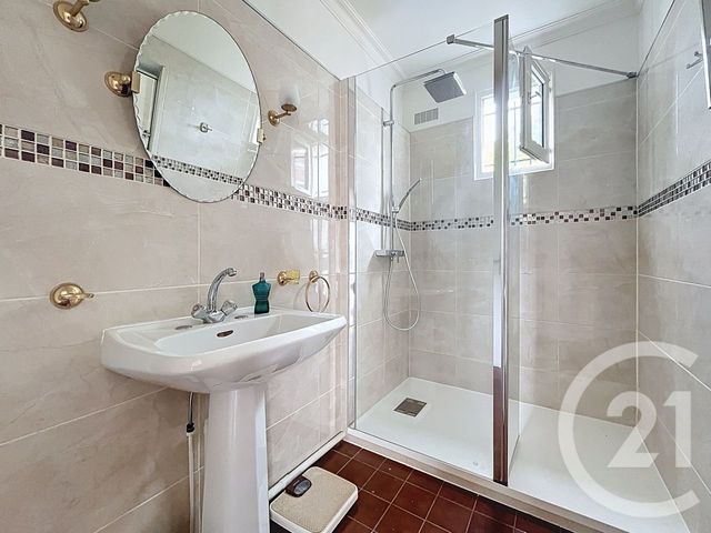 maison à vendre - 5 pièces - 141.0 m2 - PONTAULT COMBAULT - 77 - ILE-DE-FRANCE - Century 21 Famidly